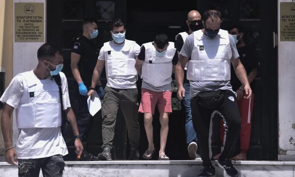 Δολοφονία στη Δάφνη: Προκαταρκτική έρευνα για τους δυο αστυνομικούς